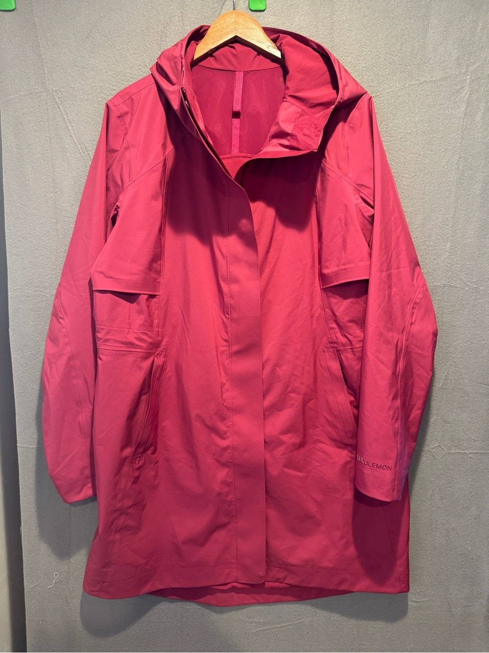 lululemon athletica Rain Rebel Women's Bright Pink Hooded Trench Rain Coat